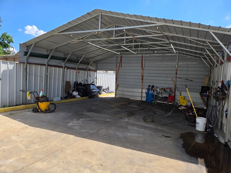 More Photos Of 1800 N Portland Ave, Oklahoma City Convenience Store For Sale