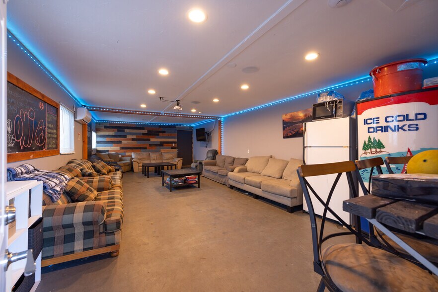 More Photos Of 628 Royer St, Roseville Schools For Lease