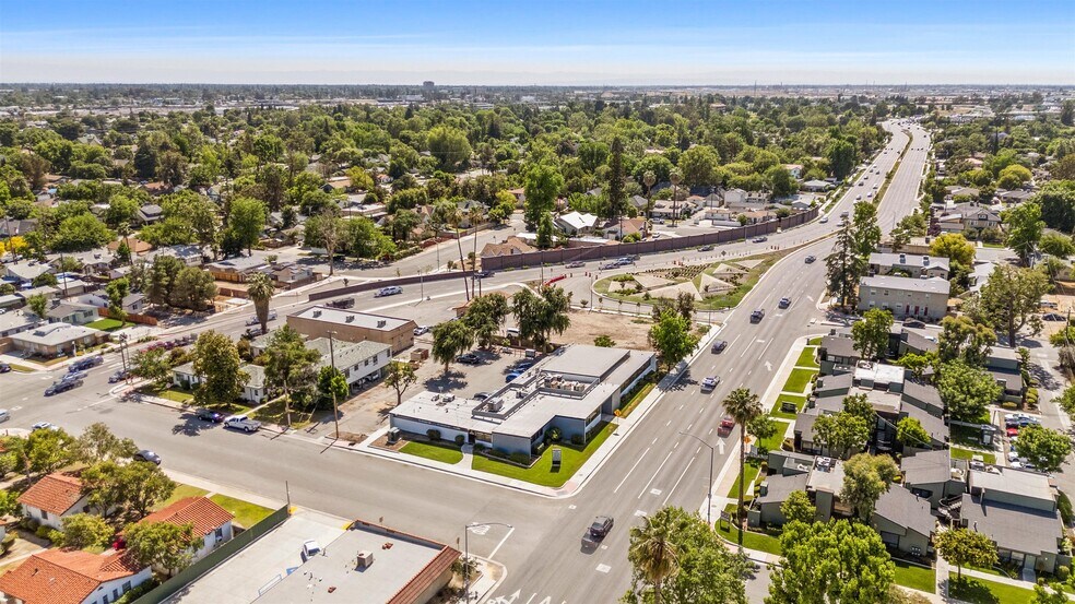 More Photos Of 2105 24th St, Bakersfield Medical For Sale