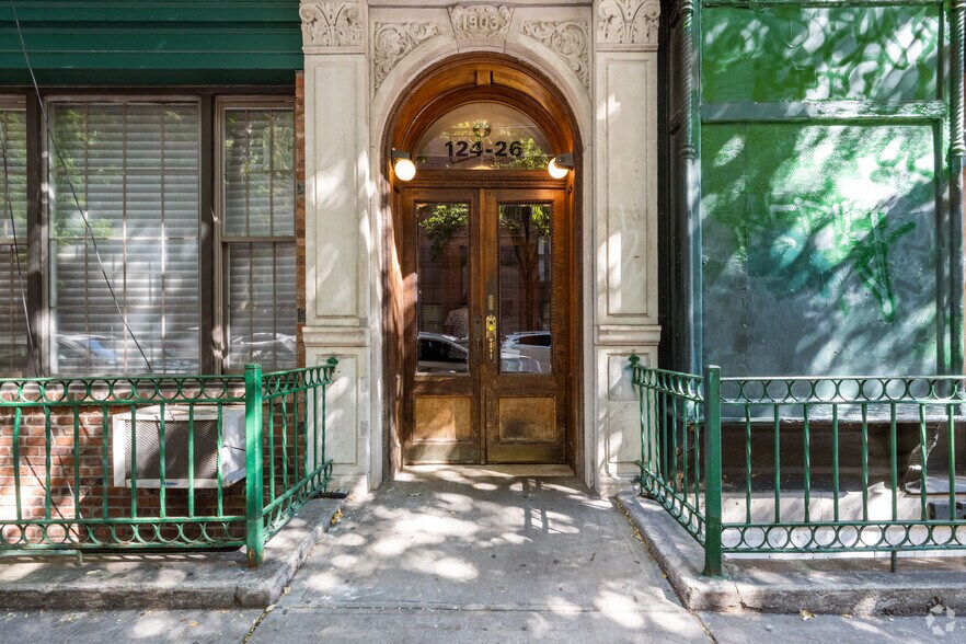 More Photos Of 124 Thompson St, New York Apartments For Lease