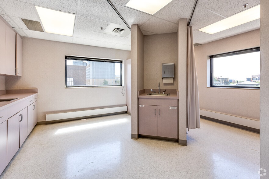 More Photos Of 17 Exchange St W, Saint Paul Medical For Sale