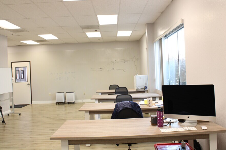 More Photos Of 725 Trademark Dr, Reno Warehouse For Lease