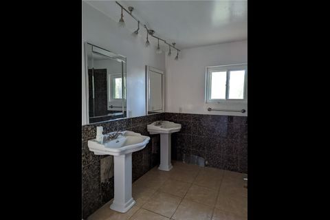 More Photos Of 470 E Crescent Ave, Redlands Specialty For Sale