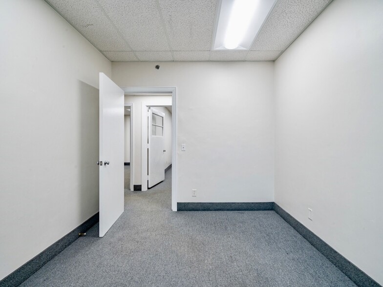 More Photos Of 10 Mt Read Blvd, Rochester Light Distribution For Lease