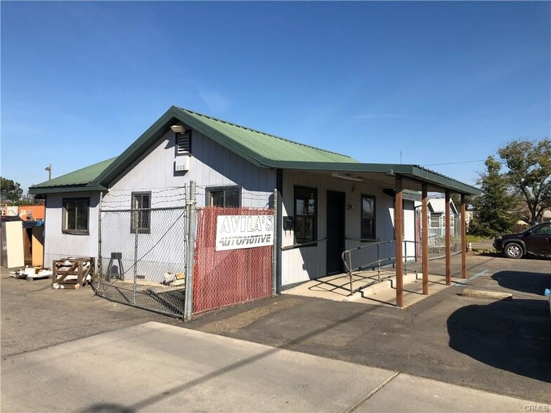 More Photos Of 29 E Cone Ave, Merced Office For Lease