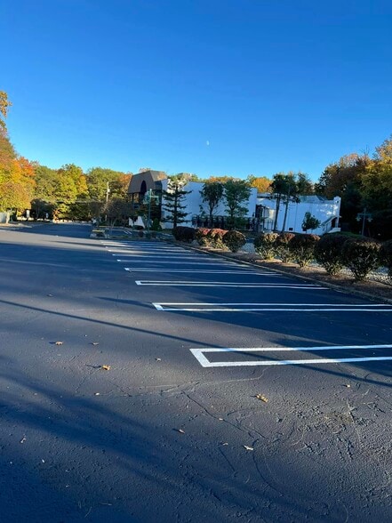 More Photos Of 385 US Route 9W, Alpine Restaurant For Sale