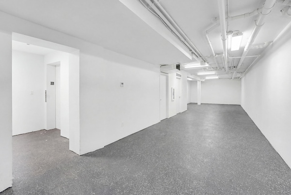 More Photos Of 251 E 33rd St, New York Medical For Lease