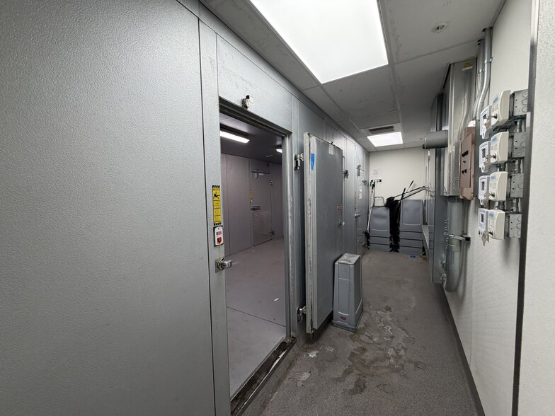 More Photos Of 50 W Flagler St, Miami Fast Food For Lease