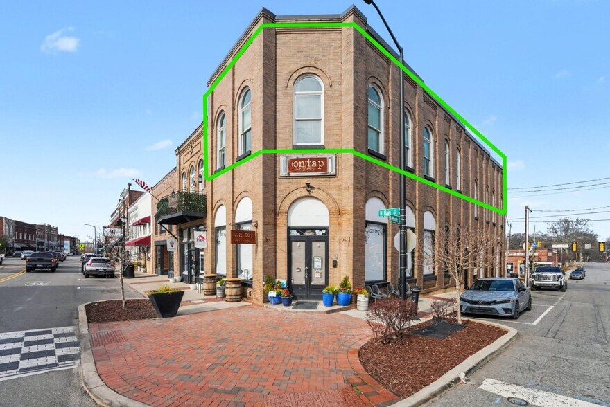 Primary Photo Of 106 W Moore Ave, Mooresville Loft Creative Space For Lease