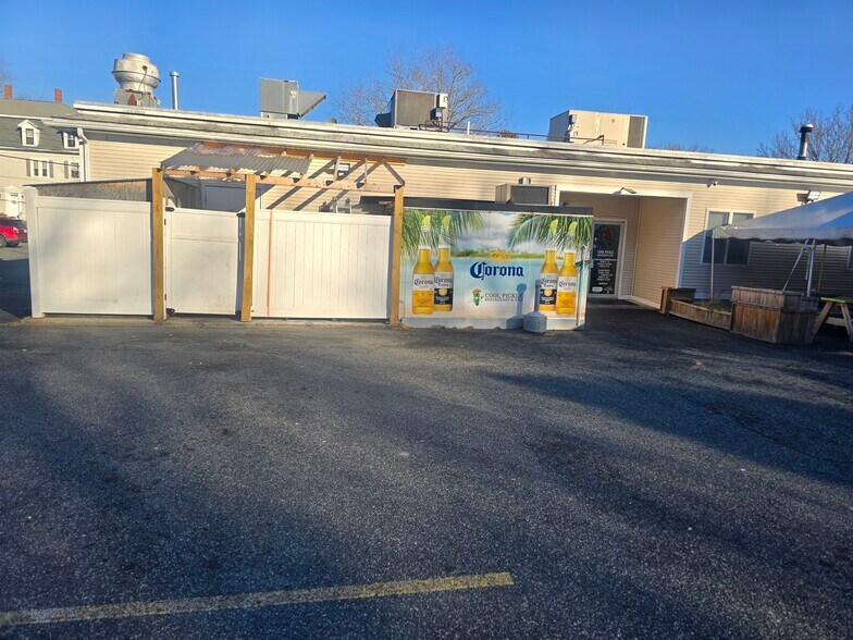 More Photos Of 48 School St, Lincoln Restaurant For Sale