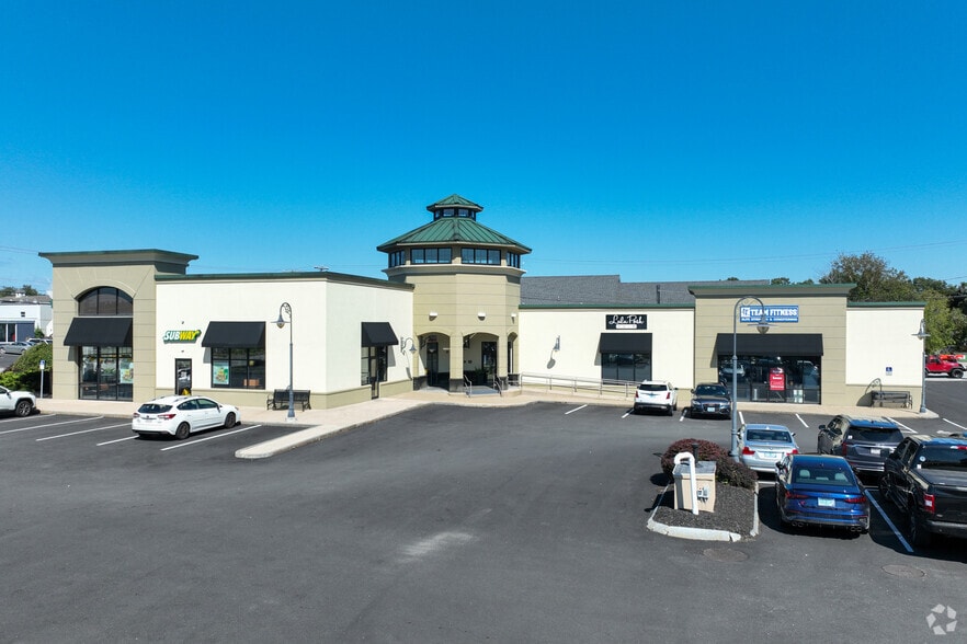 Primary Photo Of 7 Lafayette Rd, North Hampton Freestanding For Lease