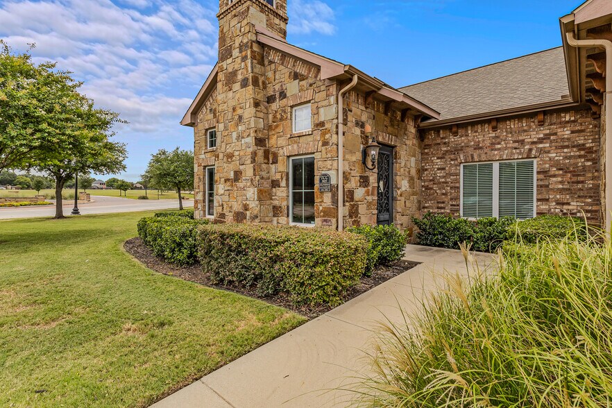 More Photos Of 905 Trophy Club Dr, Trophy Club Office For Lease