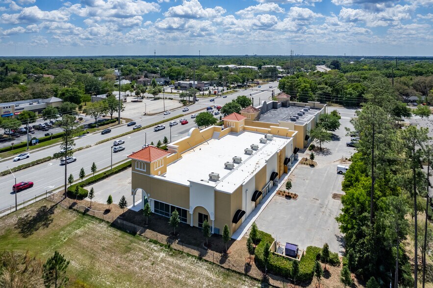 More Photos Of 1976 Alafaya Trl, Oviedo Storefront Retail Office For Lease