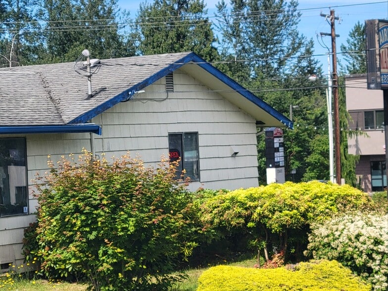 More Photos Of 11608 Airport Rd, Everett Office For Sale