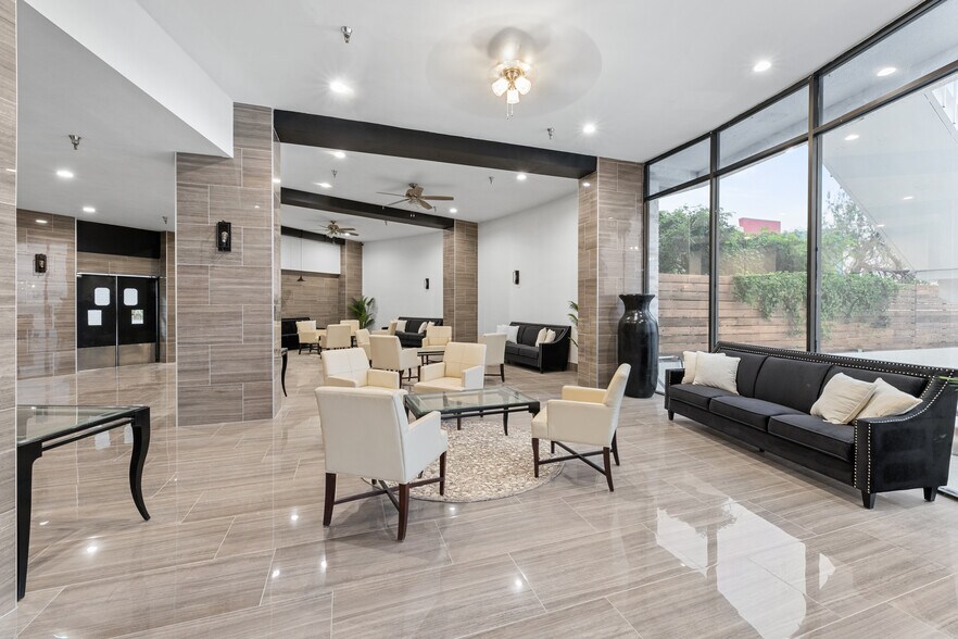 More Photos Of 1 S Main Ave, Laredo Hotel For Sale