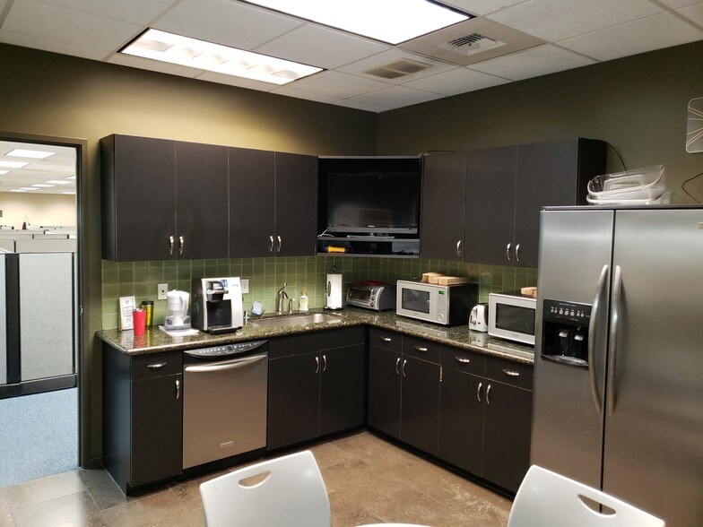 More Photos Of 1540 S Lewis St, Anaheim Flex For Sale