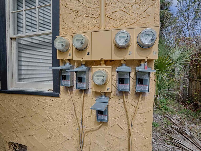 More Photos Of 426 E Citrus Ave, Eustis Apartments For Sale