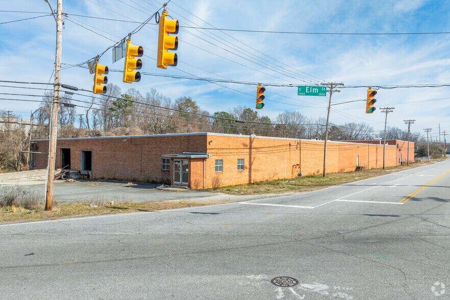 More Photos Of 1415 S Elm St, High Point Warehouse For Sale