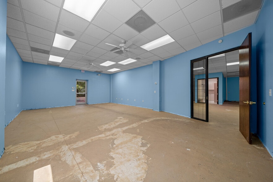 More Photos Of 5885 Central Ave, Saint Petersburg Office For Lease