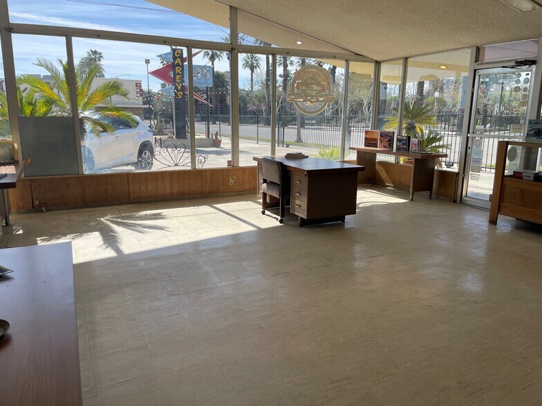 More Photos Of 645 N D St, San Bernardino Auto Dealership For Lease