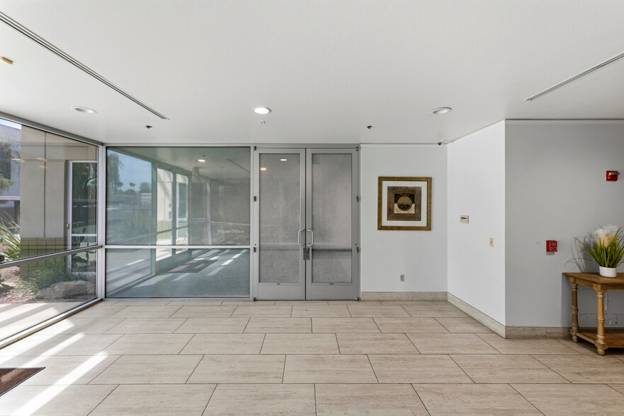 More Photos Of 2051 W Northern Ave, Phoenix Medical For Lease