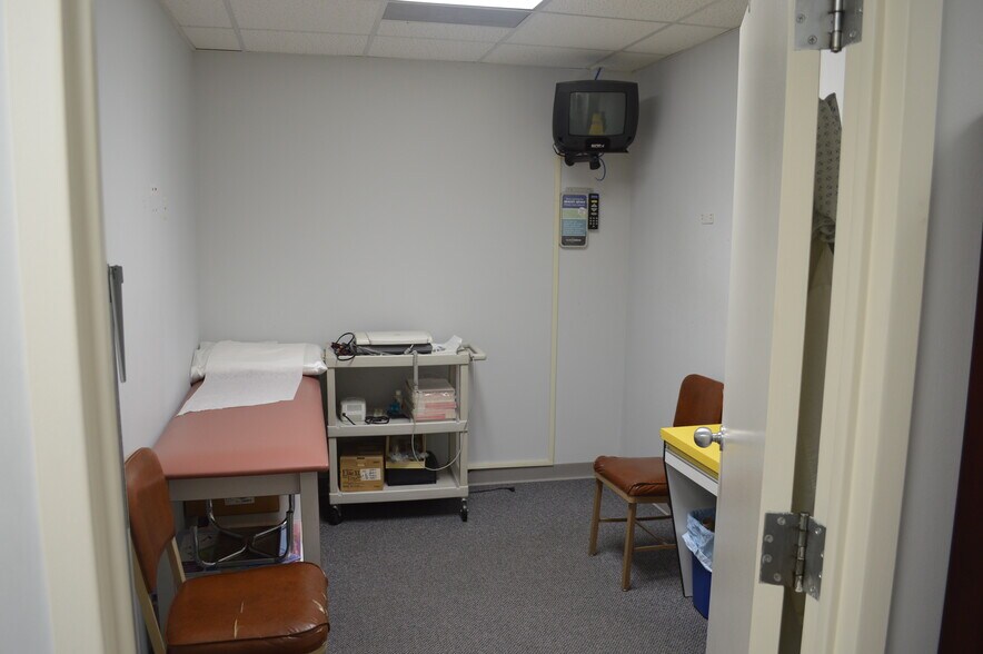 More Photos Of 2065-2067 Klockner Rd, Trenton Medical For Lease