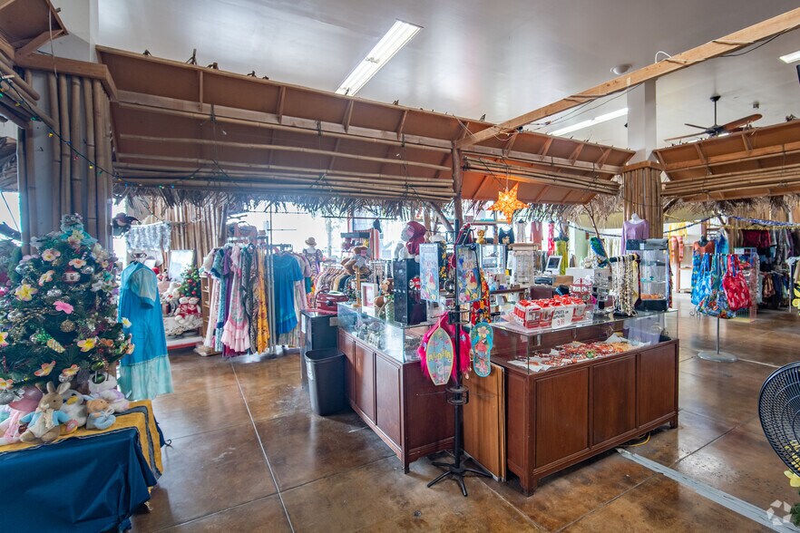 More Photos Of 138 Kamehameha Ave, Hilo Storefront For Sale