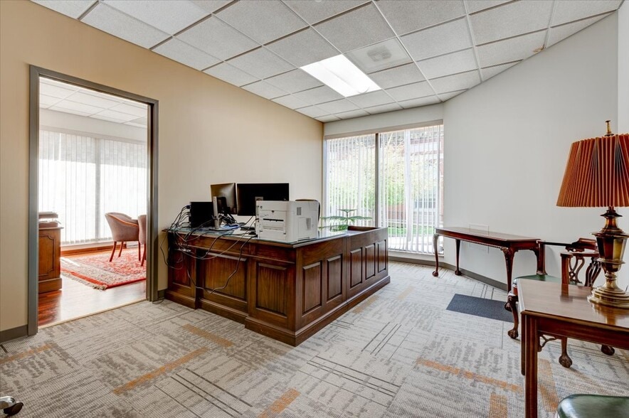 More Photos Of 100 W Antietam St, Hagerstown Office For Lease