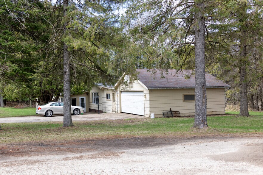 More Photos Of N4175 Alpine Ln, Pound Restaurant For Sale