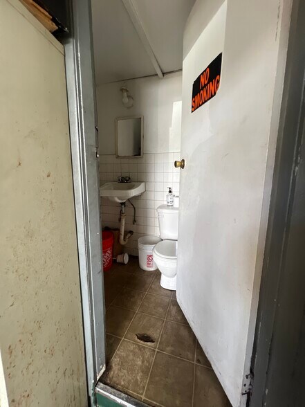 More Photos Of 213 Franklin St, Paterson Auto Repair For Sale