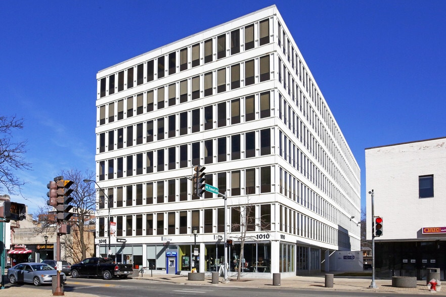 More Photos Of 1010 Lake St, Oak Park Office For Lease