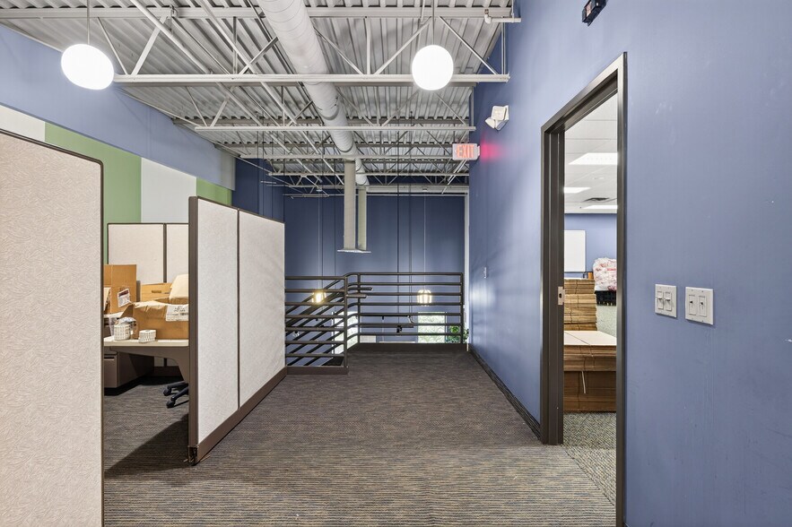 More Photos Of 521-563 Phalen Blvd, Saint Paul Coworking Space