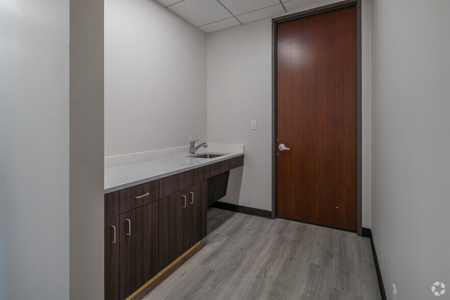 More Photos Of 711 Navarro St, San Antonio Office For Lease