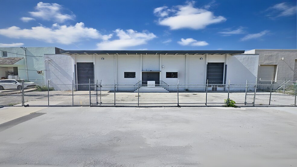 More Photos Of 507 W 17th St, Hialeah Warehouse For Sale