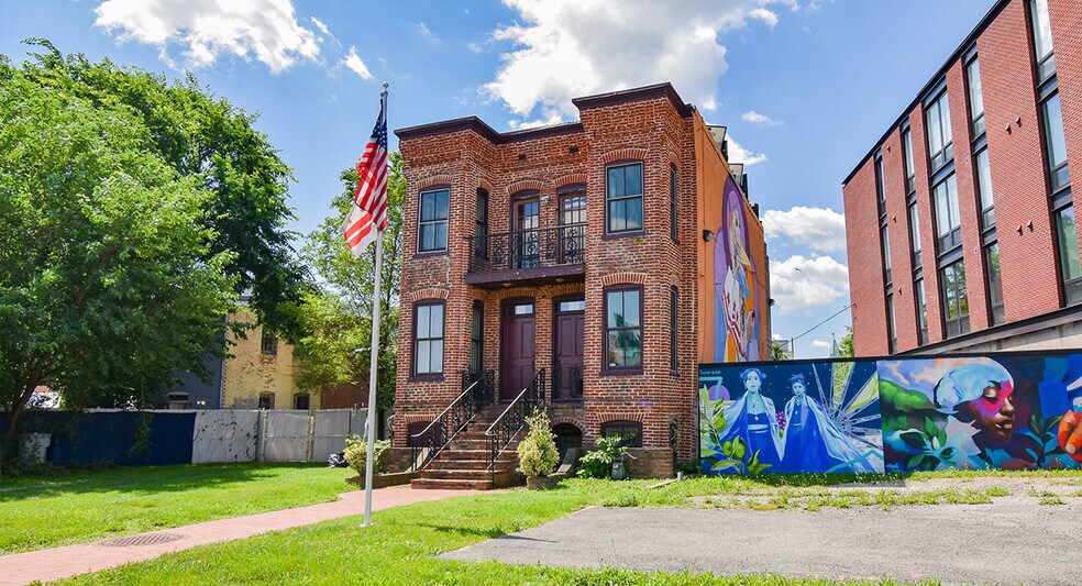 More Photos Of , Washington Office For Sale
