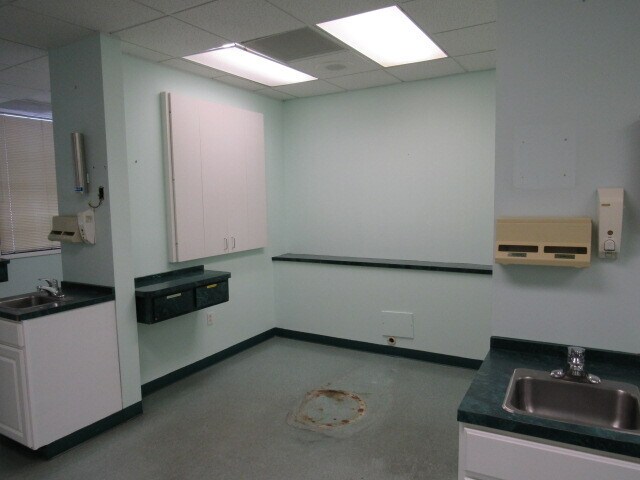 More Photos Of 4001 Confederate Point Rd, Jacksonville Medical For Sale