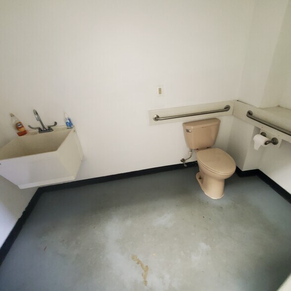 31 Chatham Rd, Summit, NJ 07901 Industrial For Lease