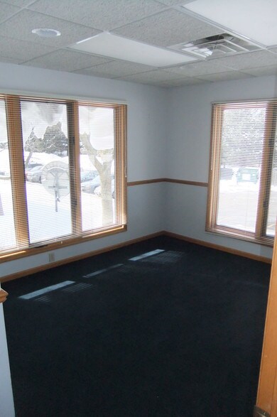 More Photos Of 1437 S Bell School Rd, Rockford Medical For Sale