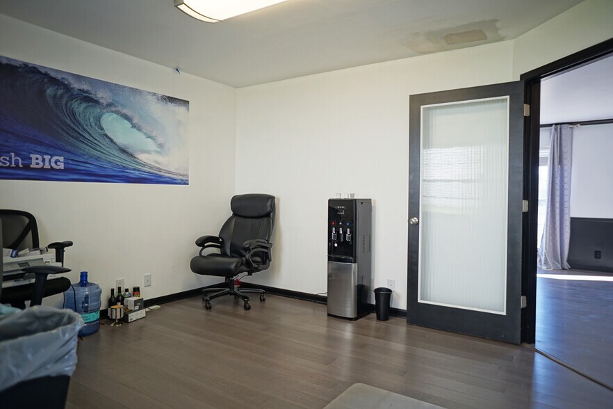 More Photos Of 114 Canfield Pl, Hendersonville Office For Sale