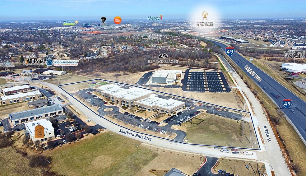 More Photos Of 3605 W Southern Hills Blvd, Rogers Office For Sale