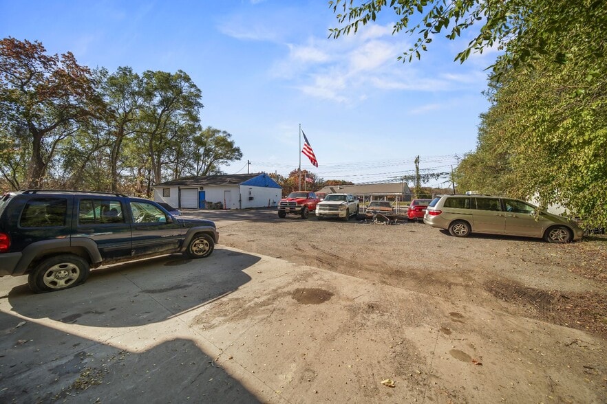 More Photos Of 105 S Ortonville Rd, Ortonville Freestanding For Sale