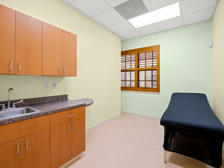 More Photos Of 336 N Babcock St, Melbourne Medical For Sale