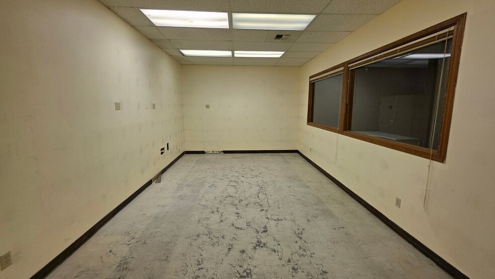 More Photos Of 250 Ruskin Dr, Colorado Springs Warehouse For Sale