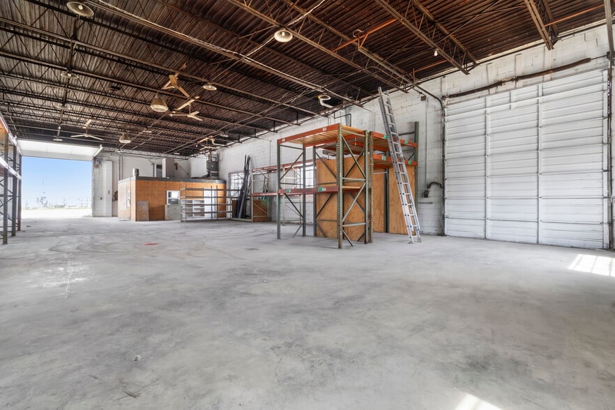More Photos Of 1306 Bedford St, Indianapolis Warehouse For Sale