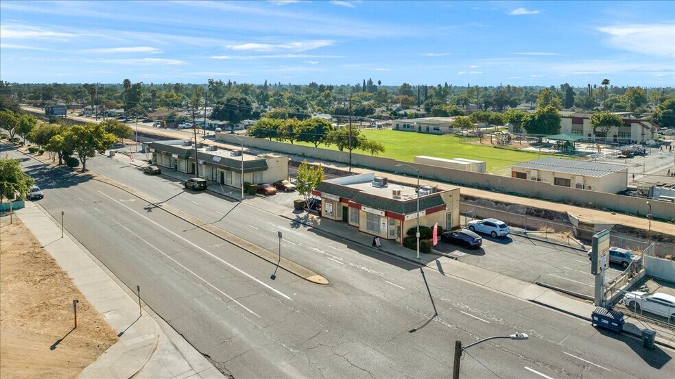 More Photos Of 3298 E McKinley Ave, Fresno Freestanding For Lease