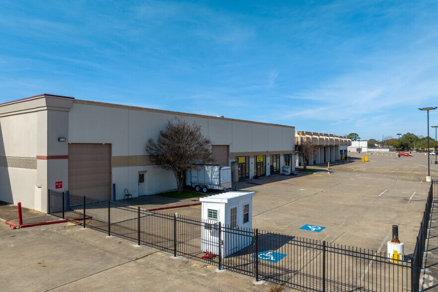 More Photos Of 12002 Southwest Fwy, Meadows Place Freestanding For Sale