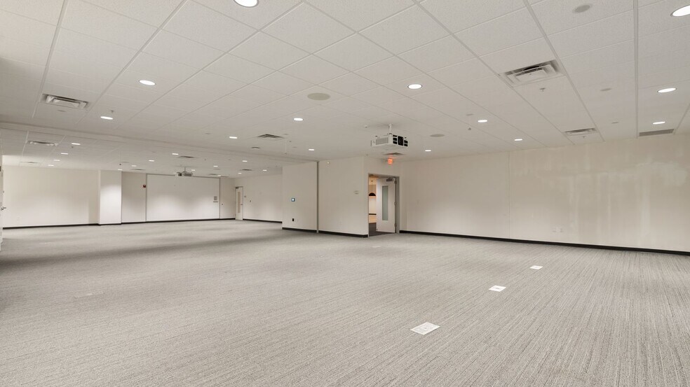 More Photos Of 5550 Britton Pky, Hilliard Medical For Lease