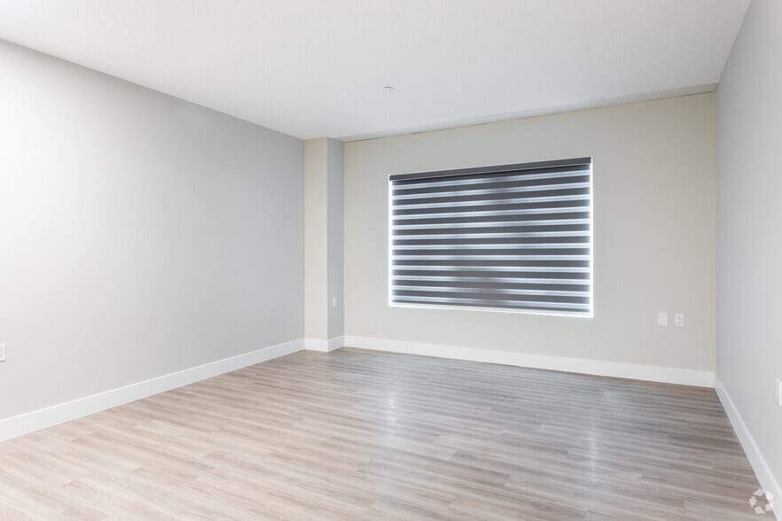 More Photos Of 10015 103 Av NW, Edmonton Apartments For Sale