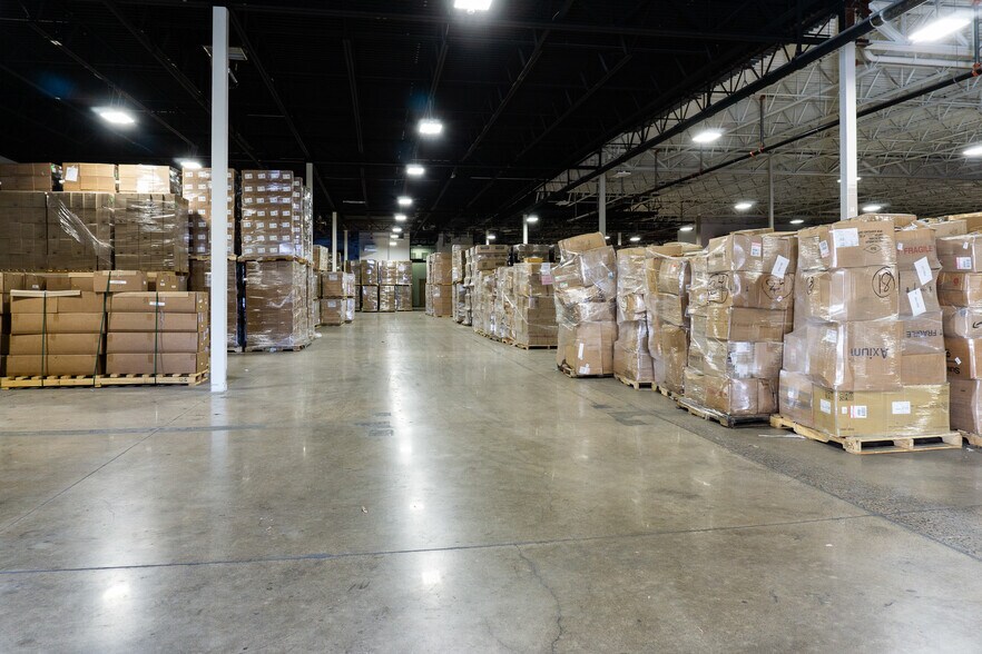 More Photos Of 8840-8880 Evergreen Blvd NW, Coon Rapids Manufacturing For Lease