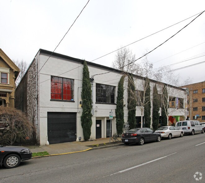 More Photos Of 305 NW 21st Ave, Portland Storefront Retail Office For Lease